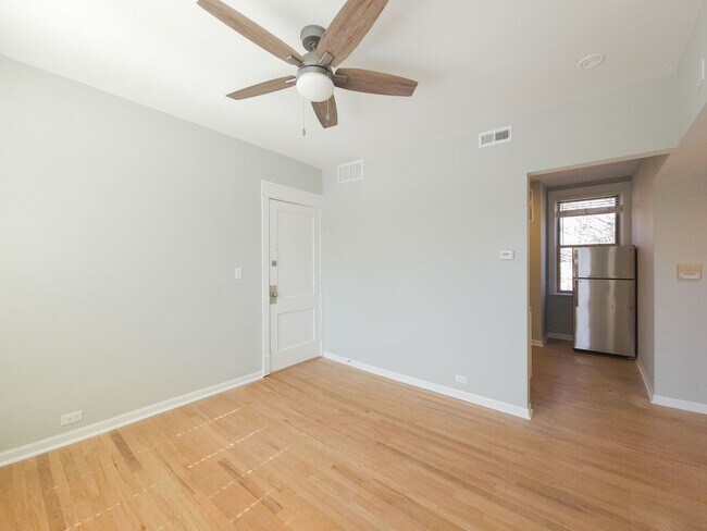 Foto del edificio - 1940 W Winona St