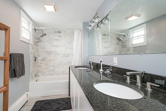 Building Photo - 5 Munroe St