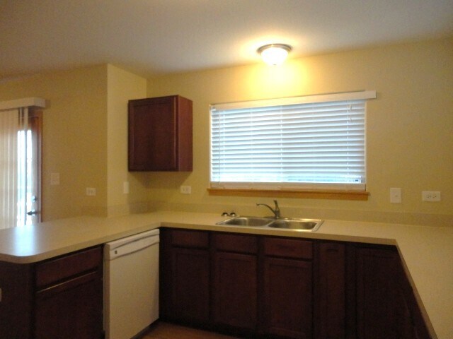 Building Photo - 26300 W Riverbend Ln