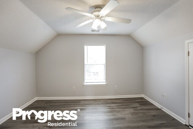 Foto del edificio - 6119 Independence Cove