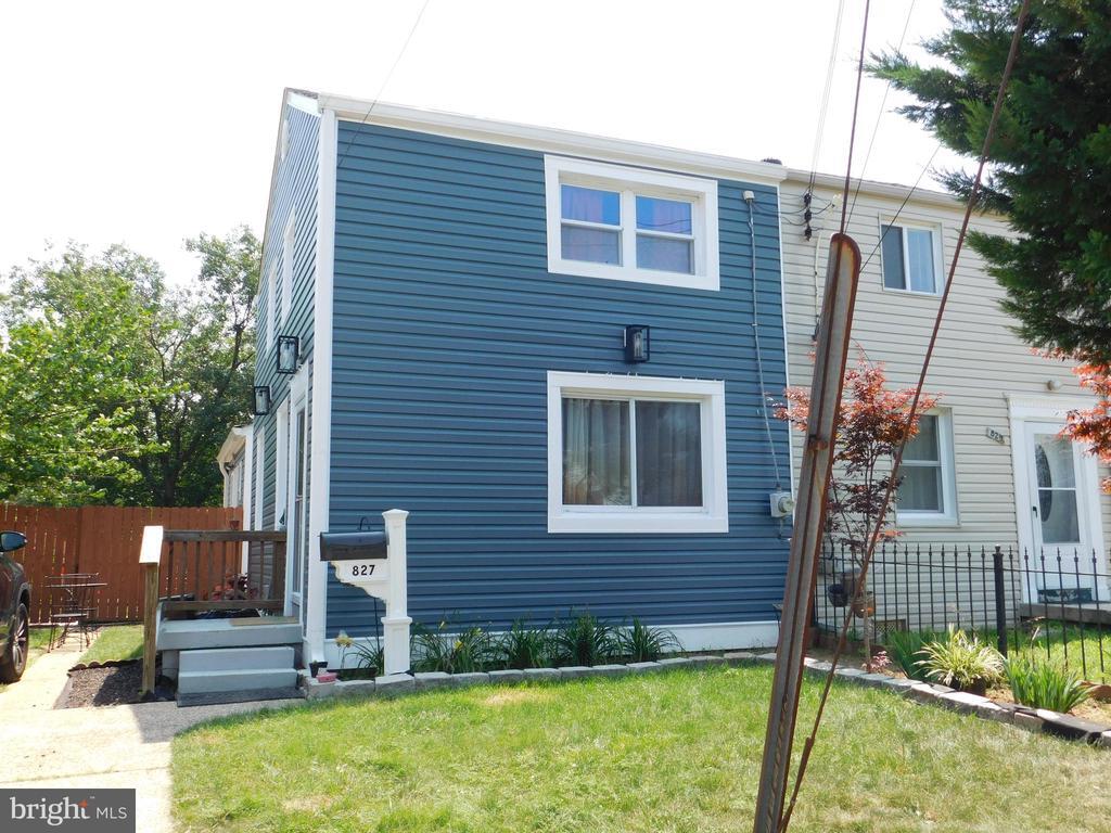 Foto principal - 827 S Harrison St