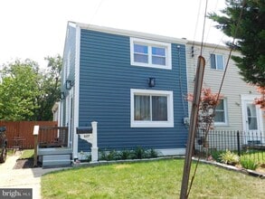 Building Photo - 827 S Harrison St