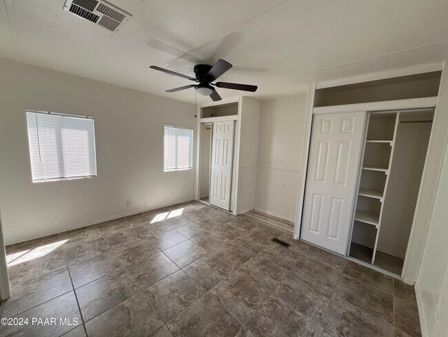 Building Photo - 4800 N Socorro Dr