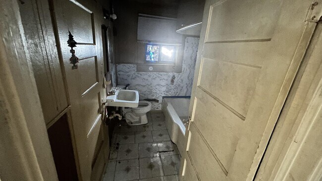 Foto del edificio - 2760 N Foster Dr