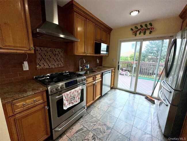 Foto del edificio - 1316 Mcclure Ave