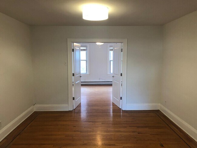 Building Photo - 460 2nd St