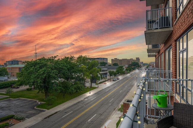 Foto del edificio - 101 Curry Ave