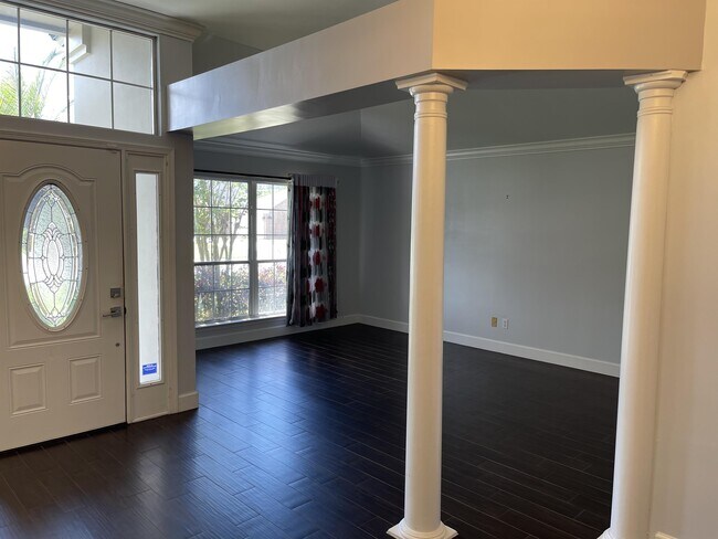 Building Photo - 5433 Oxford Crest Dr