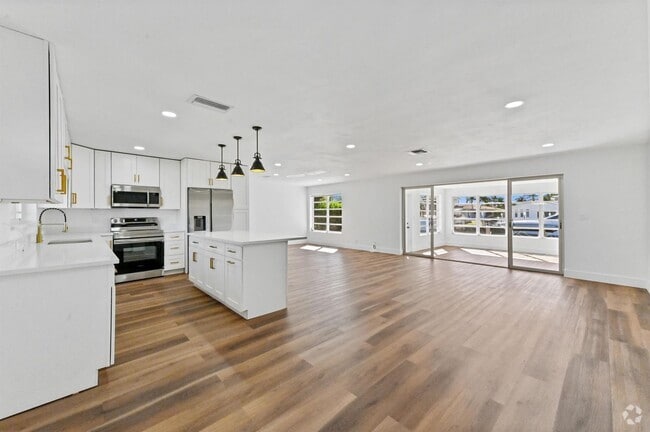Building Photo - 2710 NE 48th Ct