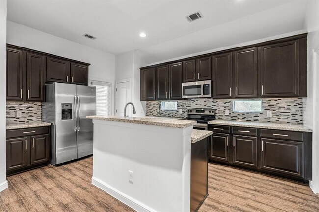 Foto del edificio - 11226 Glenforest Dr