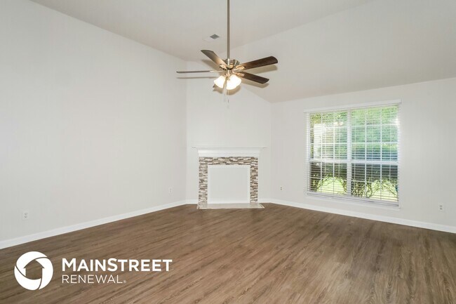 Building Photo - 4451 Lunsford Dr