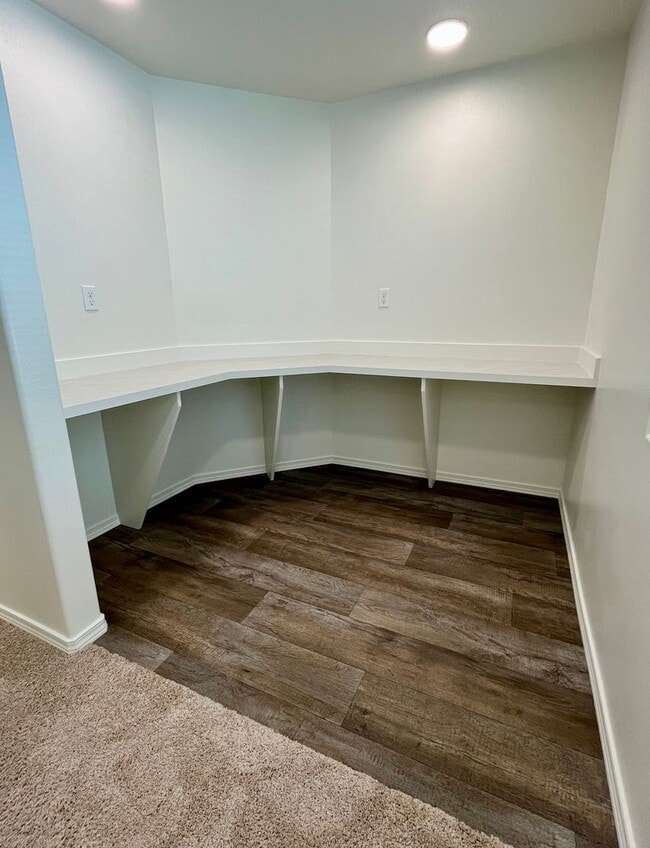 Foto del edificio - 3 bed 2.5 bath townhouse!
