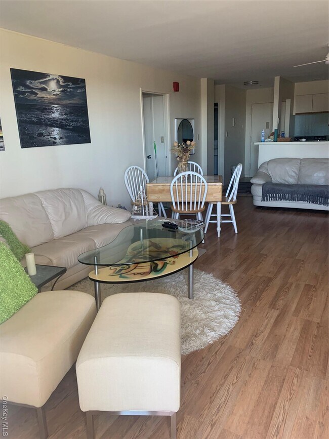 Foto del edificio - 360 Shore Rd