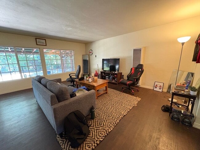 Building Photo - Spacious 4BR Canyon-View Home Near SDSU