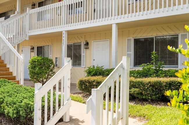 Building Photo - 4627 Bayshore Dr