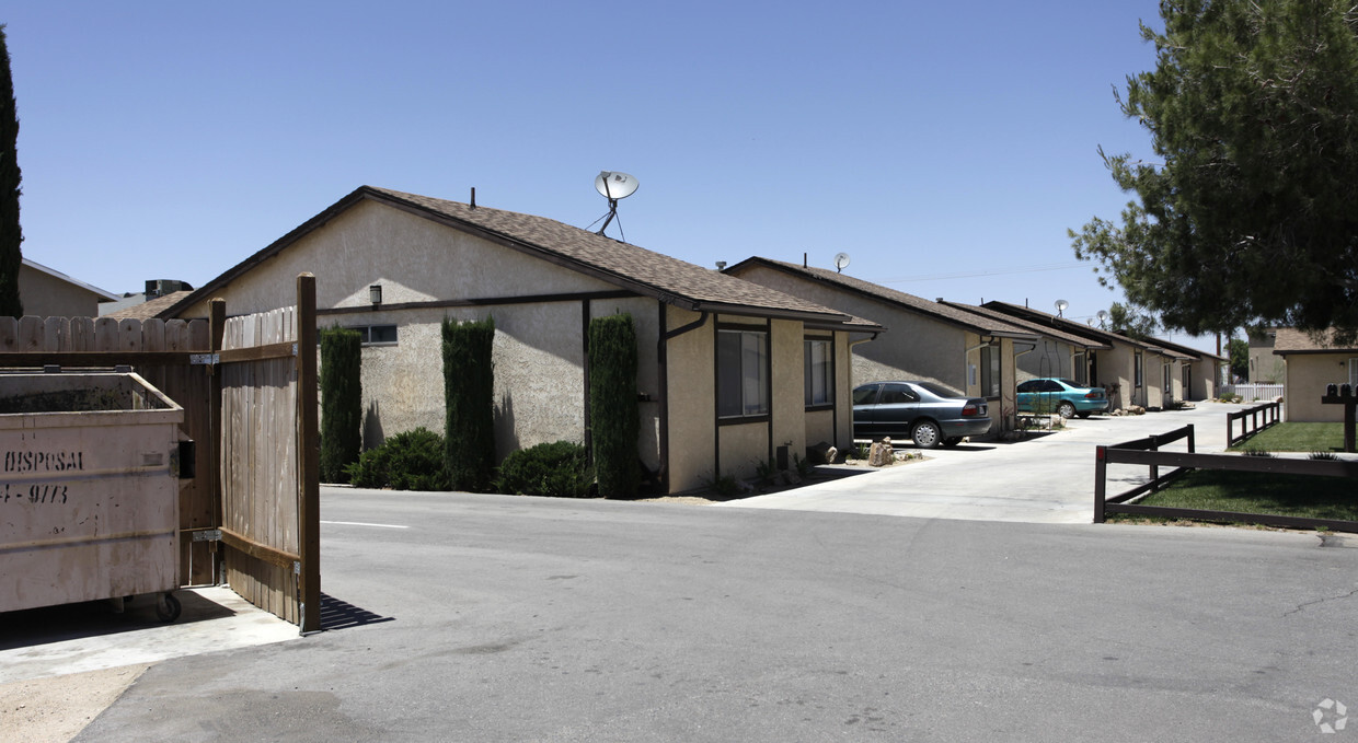 Primary Photo - 15334 Sequoia Ave