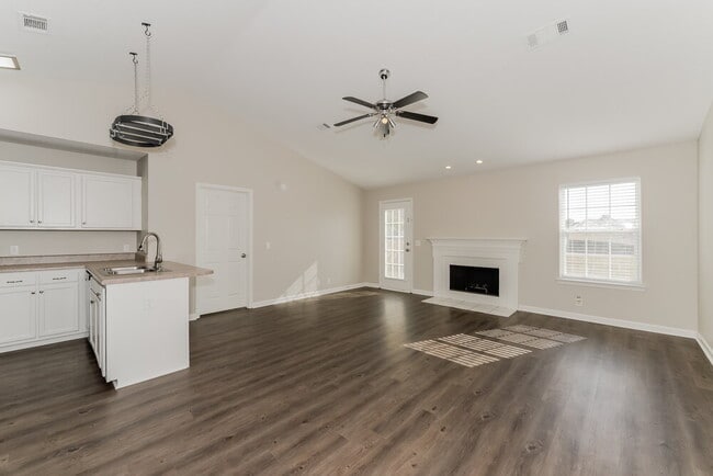 Foto del edificio - 7409 E Winchester Dr