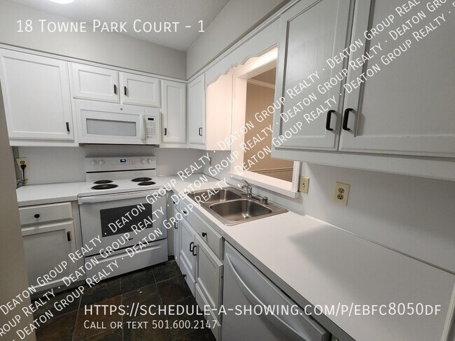 Building Photo - Welcome Home to 18 Towne Park Court #1 Lit...
