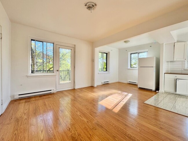 Building Photo - 349 Bd Graham