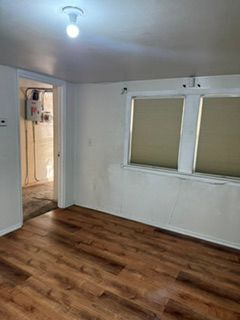 Building Photo - 3222B Pearsall Ave