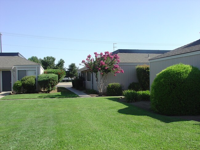 Ashbrier And Sandalwood Apartments Fresno Ca Apartments Com