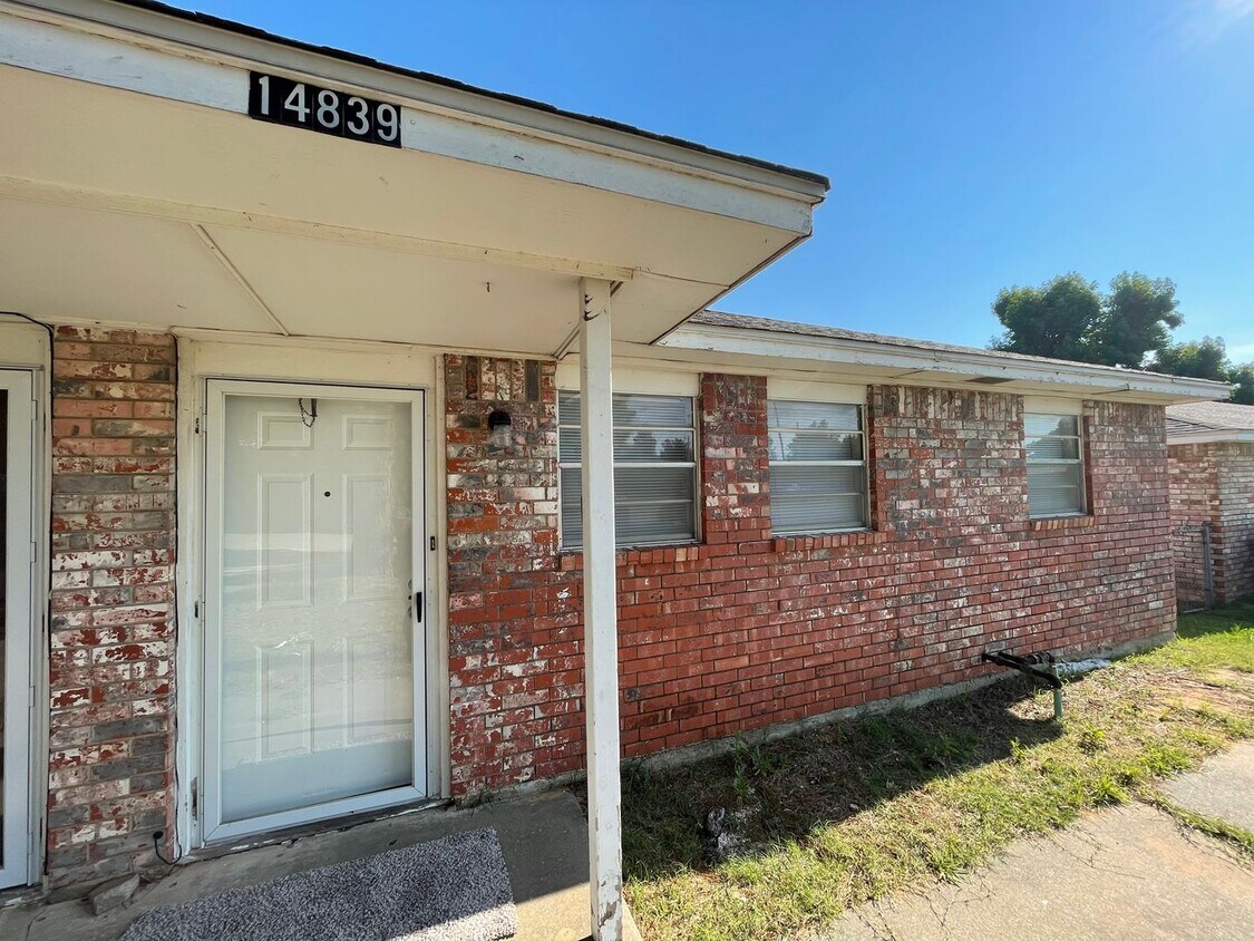 Primary Photo - 2 Bed 1 Bath Duplex in Choctaw