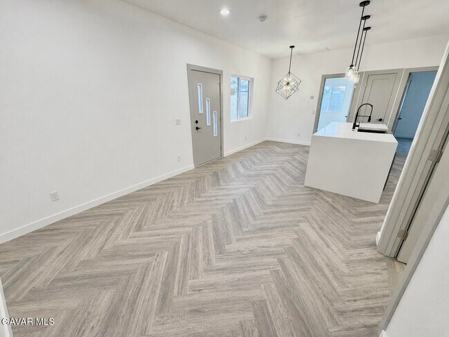 Foto del edificio - 2643 Summerchase Ave