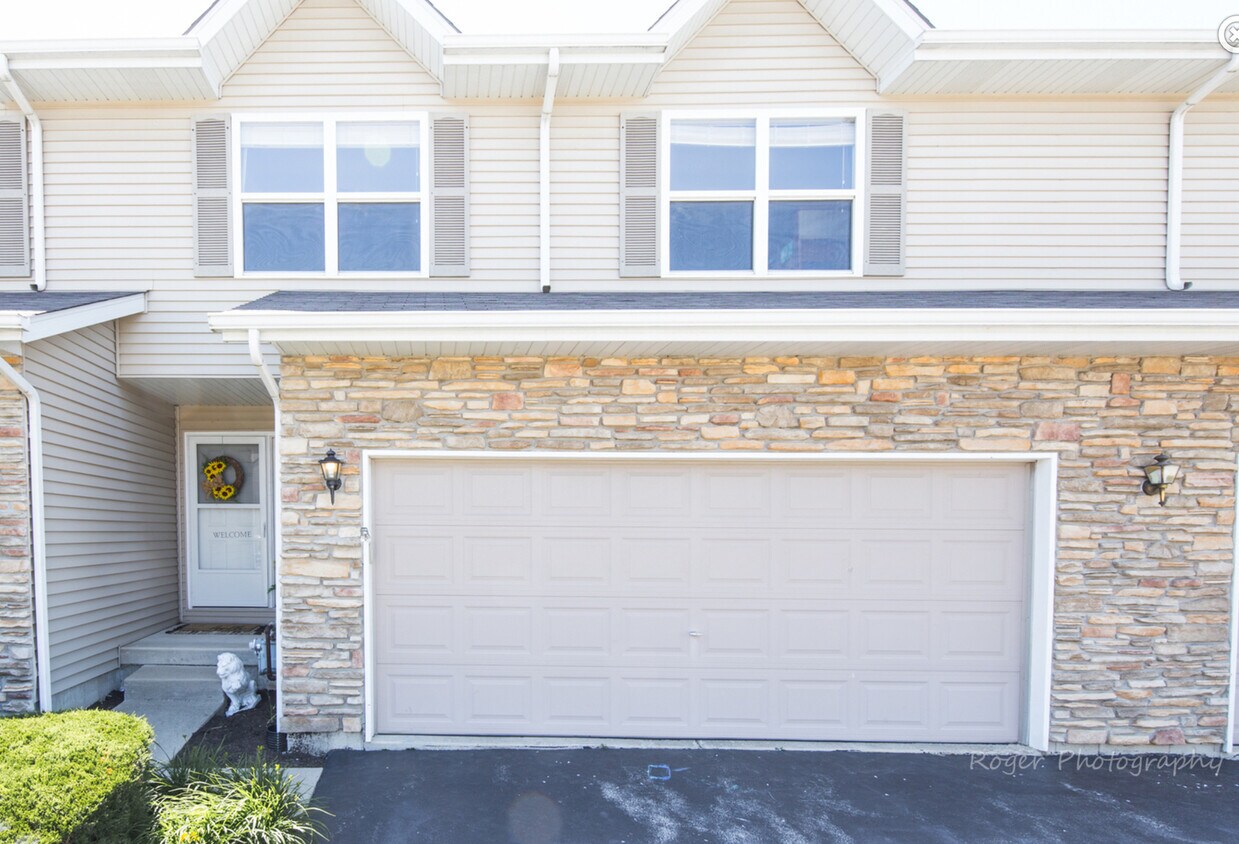 1143 Alexandria Dr, Sycamore, IL 60178 Townhome Rentals in Sycamore IL