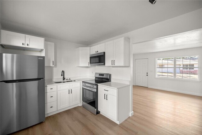 Foto del edificio - 411 NE 26th Ct