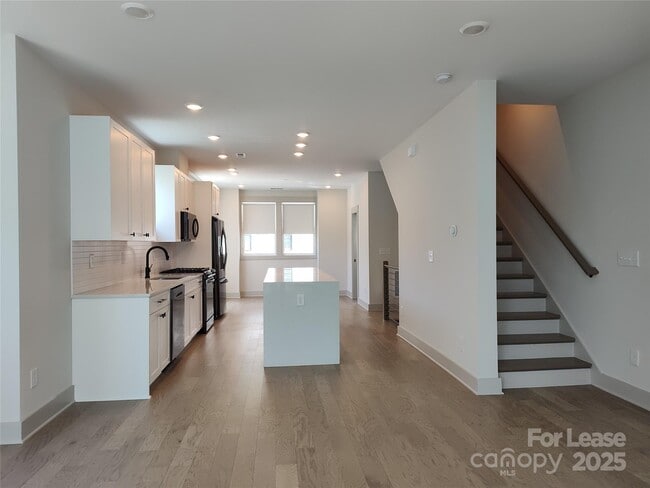 Foto del edificio - 1037 Wesley Terrace Ave