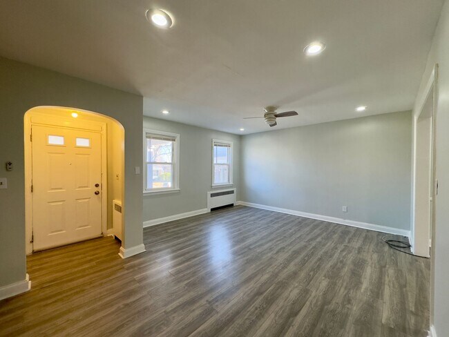 Building Photo - Charming 3 Bedroom/3 Bathroom Townhome in Ednor Gardens-Lakeside Neighborhood, MD!