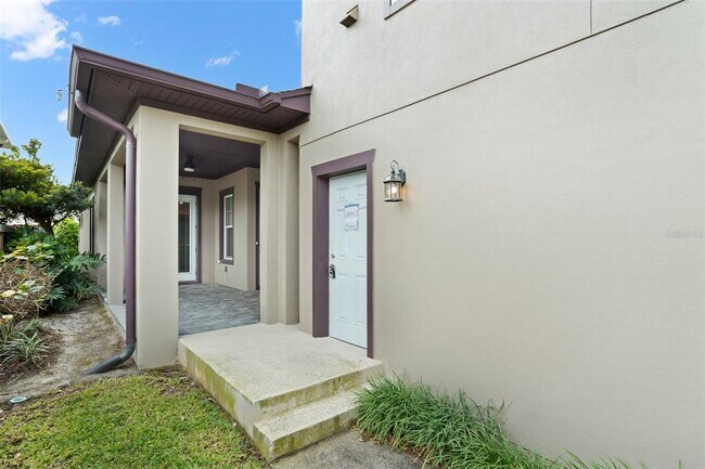 Building Photo - 13835 Behring Ave