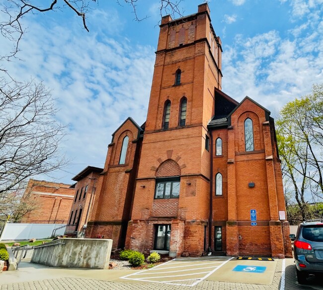 Foto del edificio - Luxury 4 bed + 2.5 bath apartments in East Rock