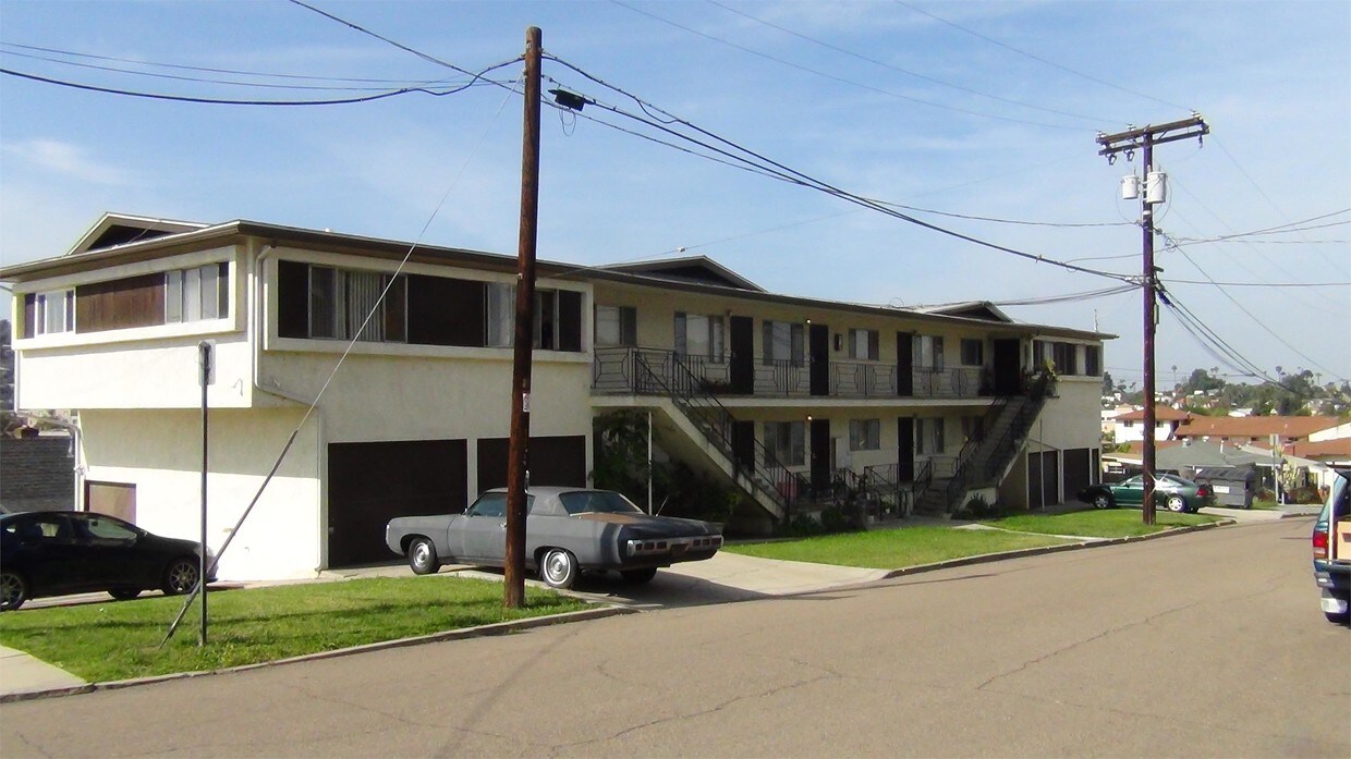 Primary Photo - 8277 Orchard Ave