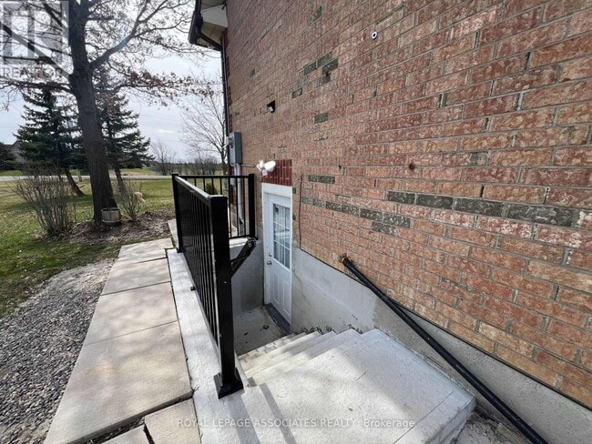 Building Photo - 12623 Torbram Rd
