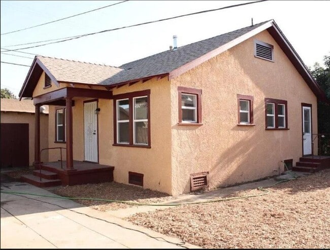 Building Photo - 1244 W 46th St