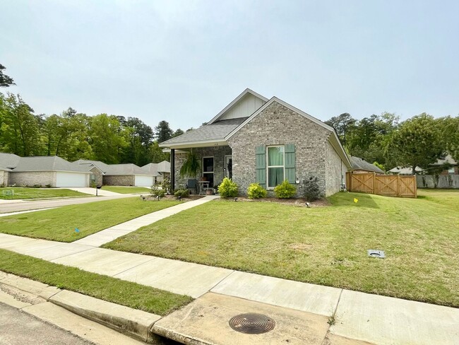 Building Photo - Beautiful 3/2 + office home for rent next to Brandon High School!