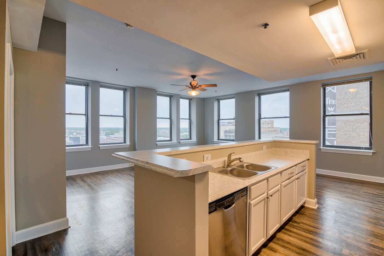 Number 10 Main Apartments Memphis, TN