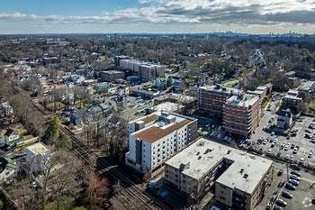 Foto principal - 751 Vose Ave