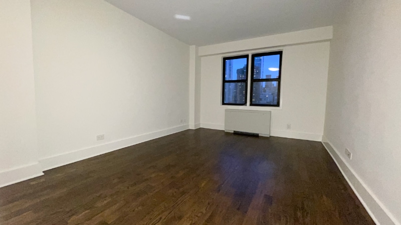 Building Photo - 442 2nd Ave