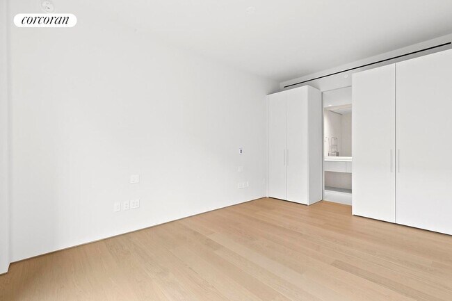 Foto del edificio - 251 W 14th St