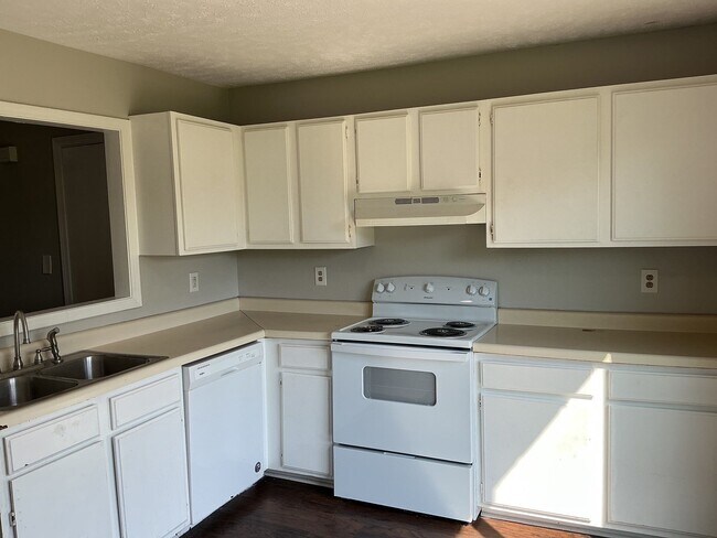 Building Photo - 30 Brianfield Cv