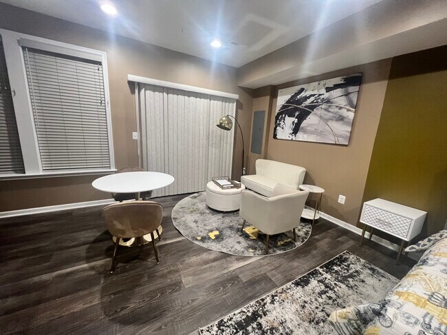Foto del edificio - 5217 Forest Pines Dr