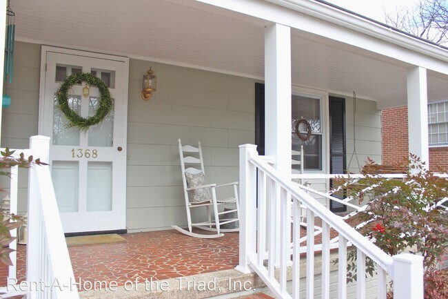 Building Photo - 3 br, 2 bath House - 1368 Seminole Drive