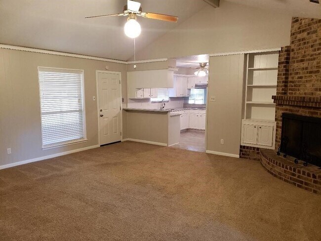 Foto del edificio - 2706 Lufkin Ln