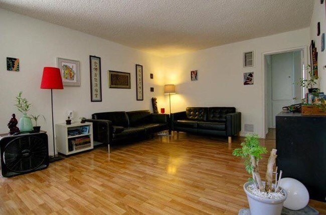 Foto del edificio - 4350 Prospect Ave