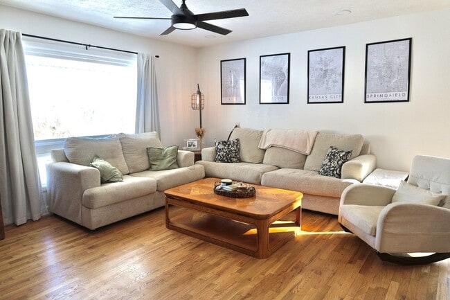 Building Photo - 3 Bed 3 Bath Ozark, MO