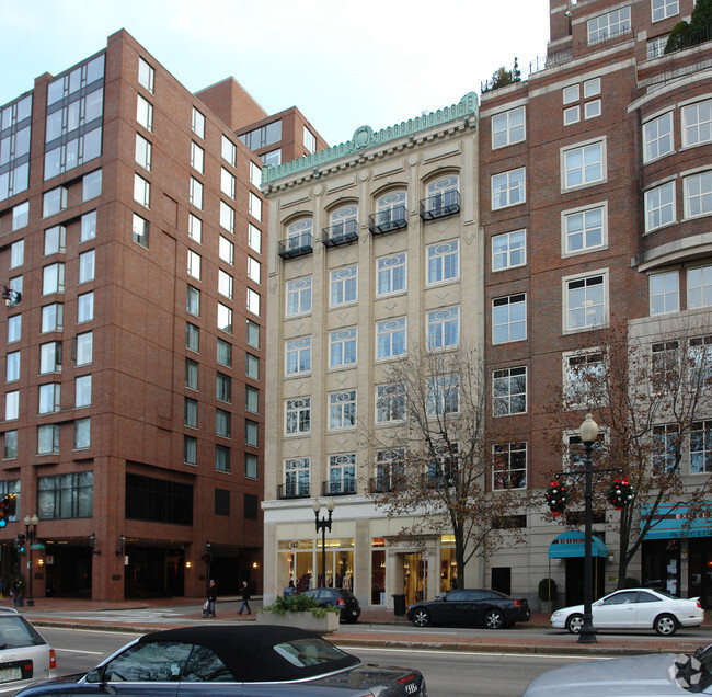 Foto del edificio - Le Jardin Luxury Residences