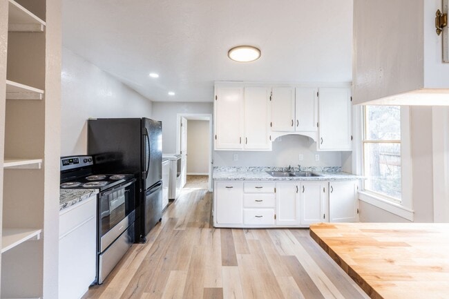 Building Photo - Newly Remodeled 1 Bed / 1 Bath apartment in Idaho Falls