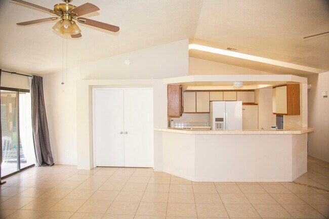 Foto del edificio - 68870 Tachevah Dr